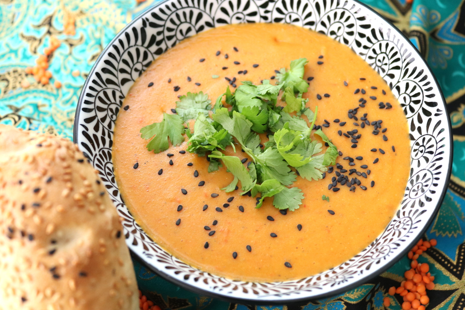 Arabische Rote-Linsen-Suppe (vegan) - Schürzenträgerin